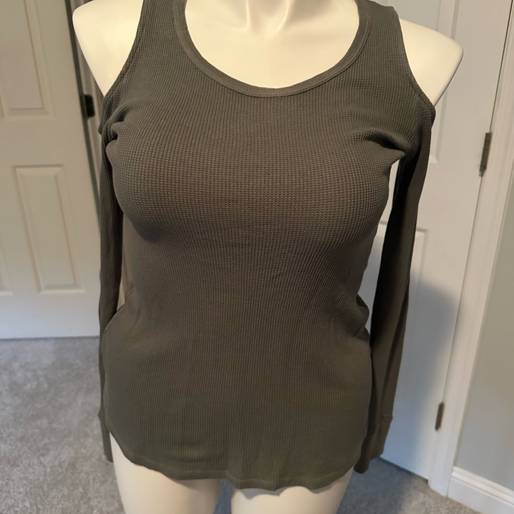 Women’s Olive Green Cold-Shoulder Ribbed Tank Top